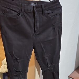 Judy Blue Black Skinny Jeans with Distressed Details